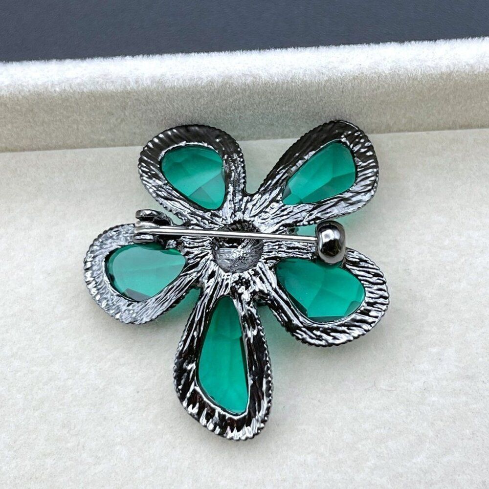Gun Metal Gray Black with Emerald and Amethyst Crystal Flower Pin Back Brooch - Picture 7 of 8